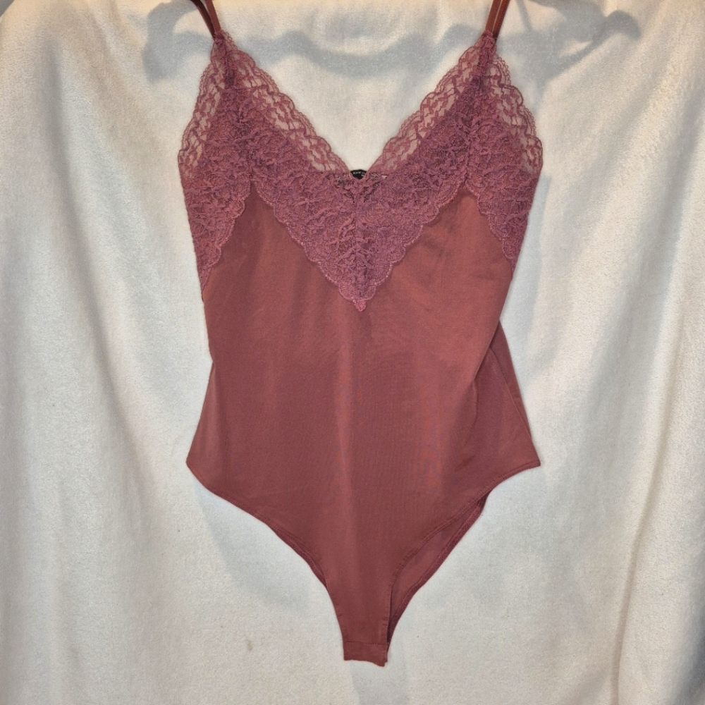 Zara Lace Trim Bodysuit Mauve V-Neck SIZE Medium 🔻
